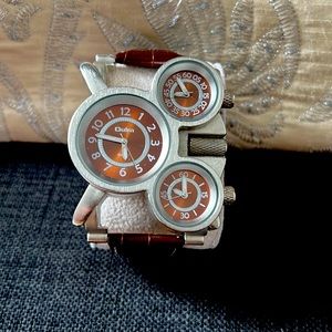 - Oulm Aviator watch